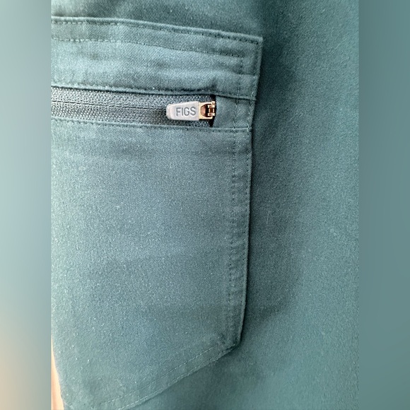 FIGS High Waisted Zamora Jogger Scrub Pant LIMITED EDITION Caribbean Blue Sz M/P - Picture 7 of 12